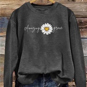 Gray Sweatshirt with Daisy Graphic